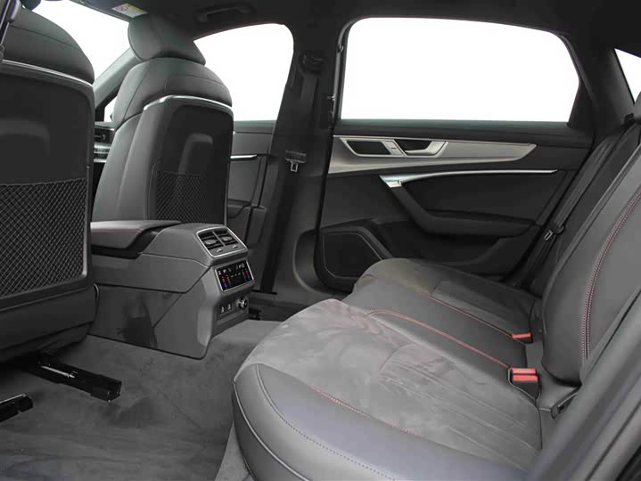 Фото 16 - Audi A6L