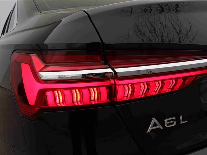 Фото 9 - Audi A6L