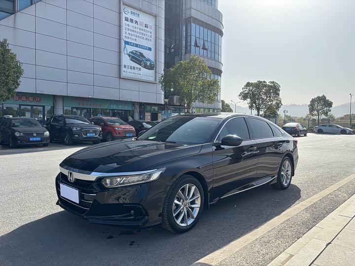 Фото 1 - Honda Accord