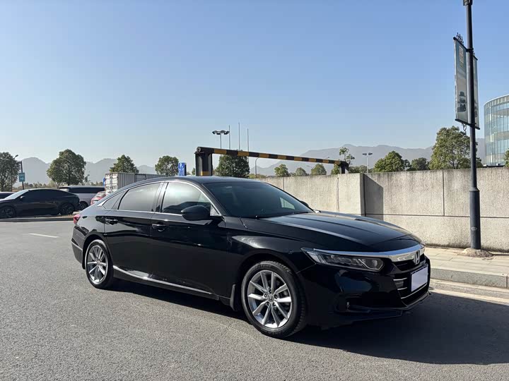 Фото 3 - Honda Accord