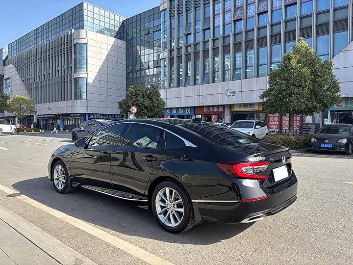 Фото 5 - Honda Accord