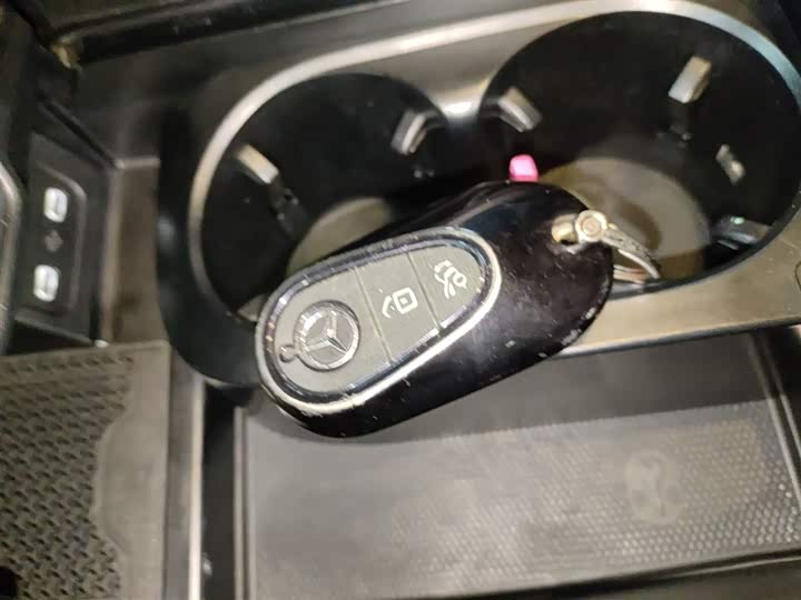 Фото 9 - Mercedes-Benz C-Class