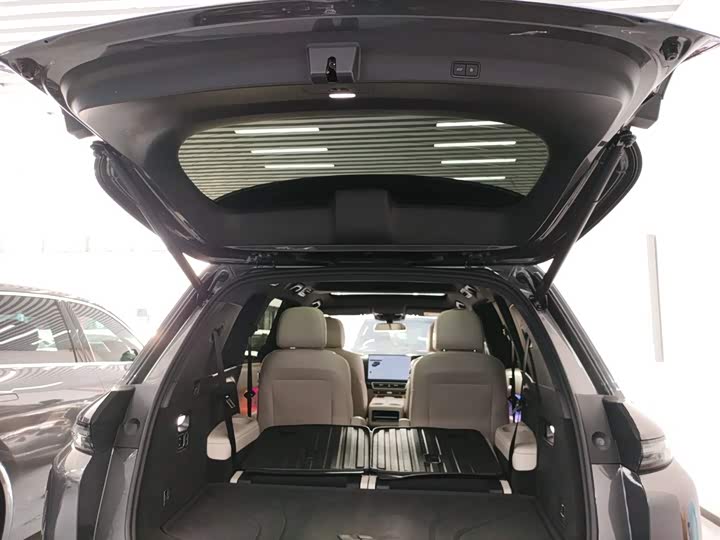 Фото 19 - LiXiang L8