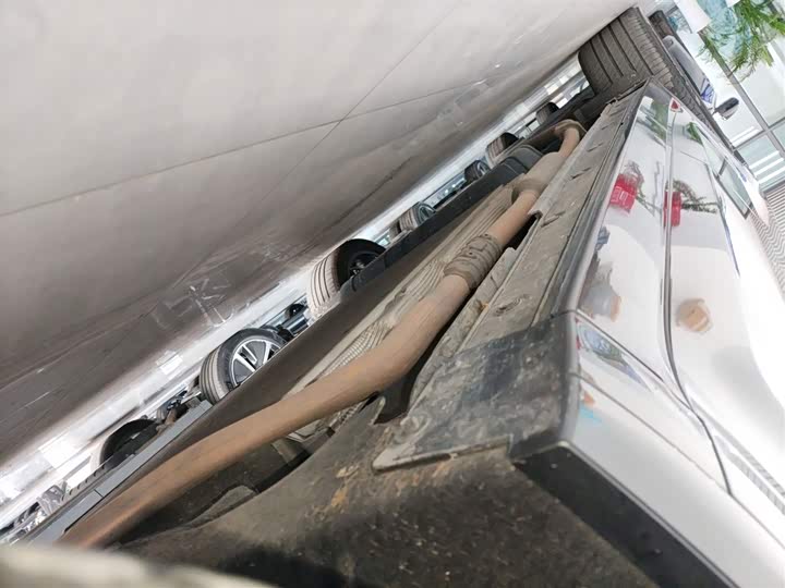 Фото 21 - LiXiang L8