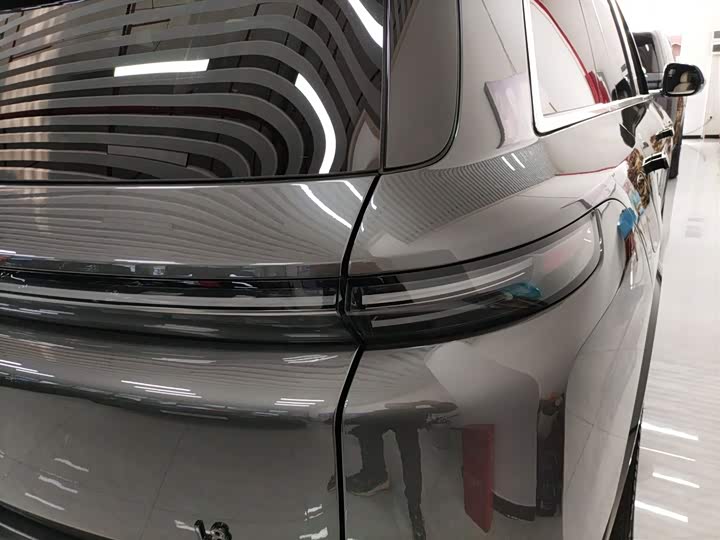 Фото 8 - LiXiang L8