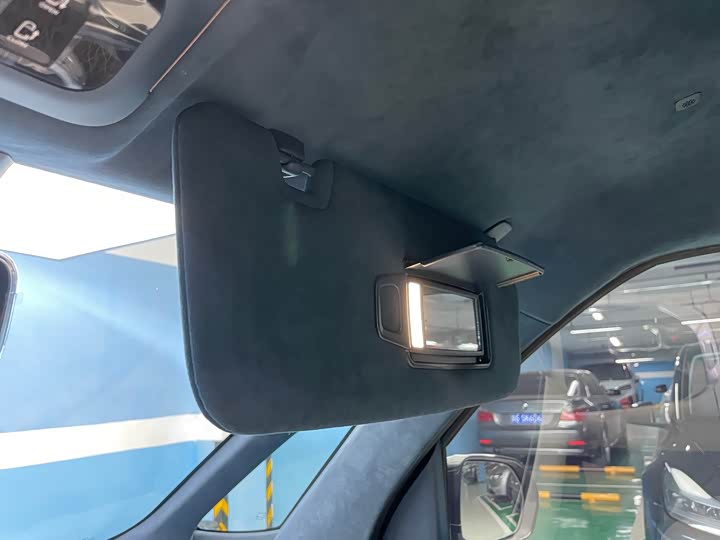 Фото 14 - Zeekr 009