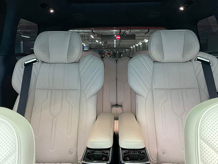 Фото 16 - Zeekr 009