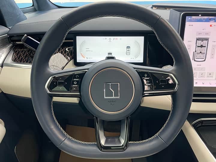 Фото 20 - Zeekr 009