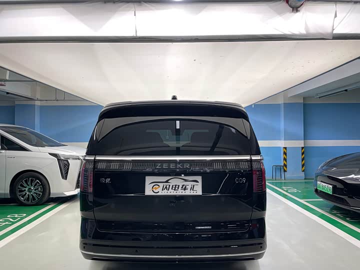 Фото 7 - Zeekr 009