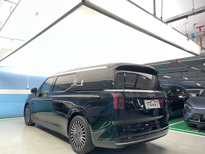 Фото 8 - Zeekr 009