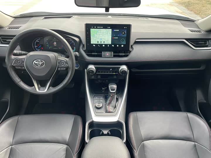 Фото 6 - Toyota Wildlander Hybrid