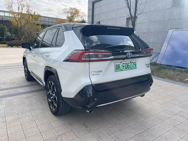 Фото 7 - Toyota Wildlander Hybrid