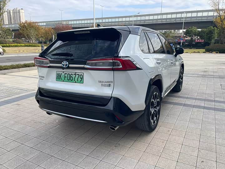 Фото 9 - Toyota Wildlander Hybrid