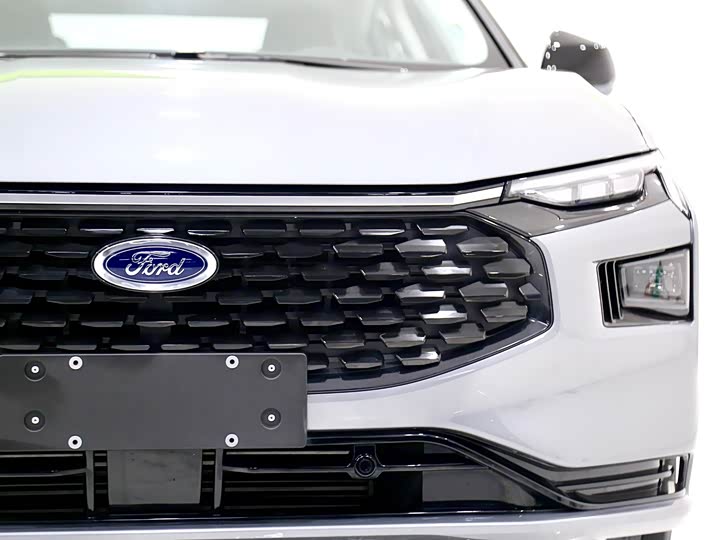 Фото 9 - Ford Mondeo