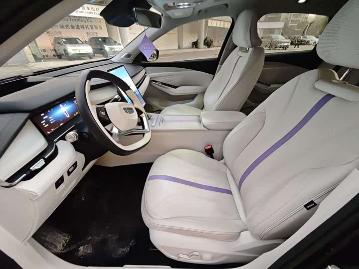 Фото 4 - Geely Preface L