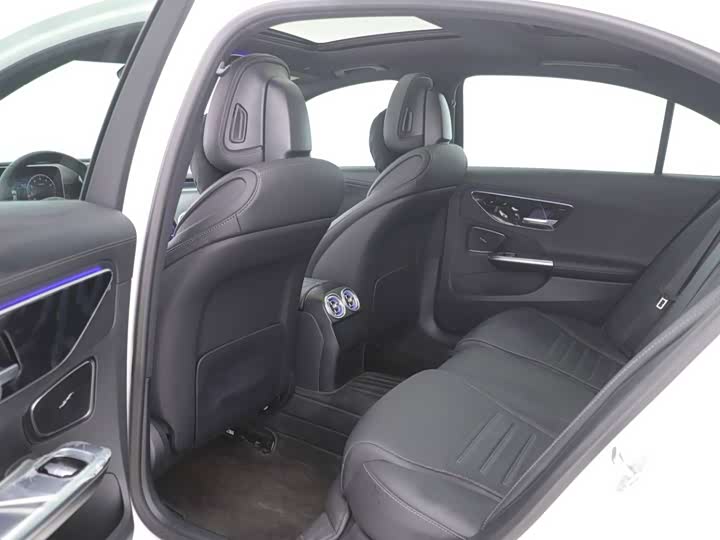 Фото 10 - Mercedes-Benz C-Class