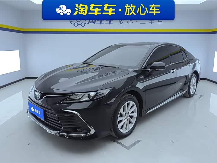 Фото 1 - Toyota Camry