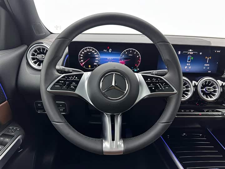 Фото 10 - Mercedes-Benz GLB-Class