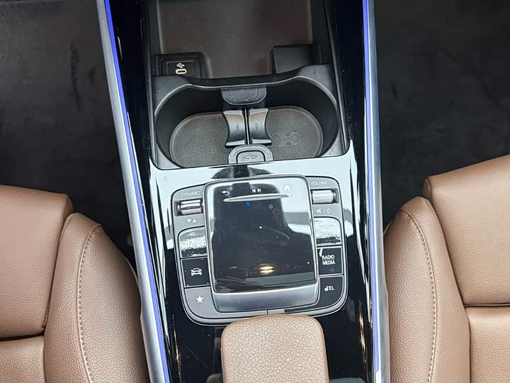 Фото 12 - Mercedes-Benz GLB-Class