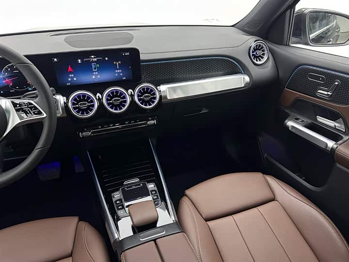 Фото 14 - Mercedes-Benz GLB-Class