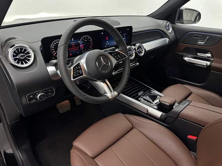 Фото 15 - Mercedes-Benz GLB-Class