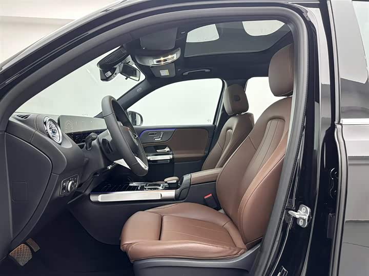 Фото 18 - Mercedes-Benz GLB-Class