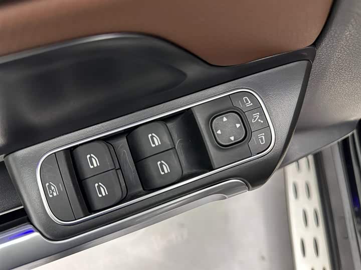 Фото 23 - Mercedes-Benz GLB-Class