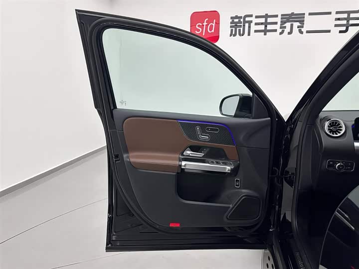 Фото 8 - Mercedes-Benz GLB-Class