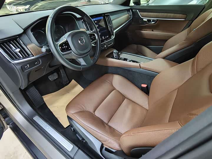 Фото 11 - Volvo V90