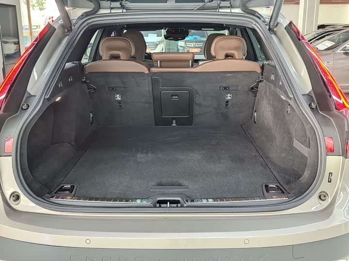 Фото 20 - Volvo V90