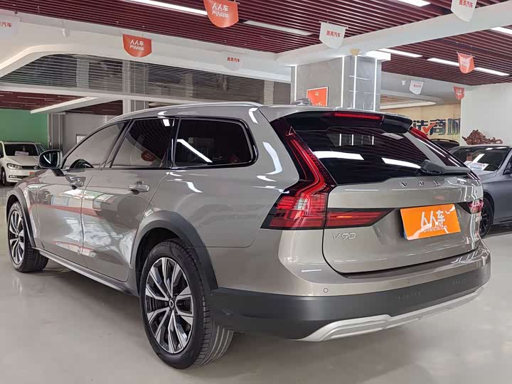 Фото 7 - Volvo V90