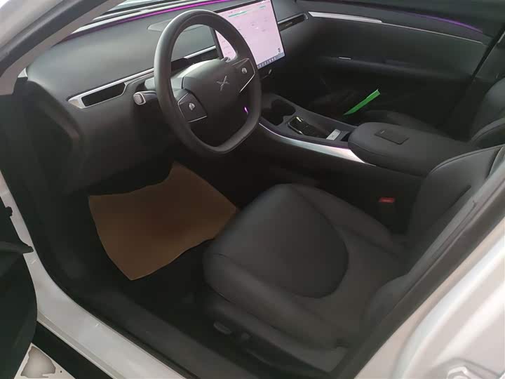 Фото 15 - XPeng Mona M03