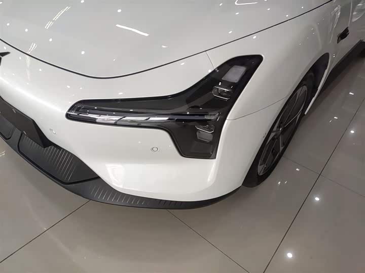 Фото 24 - XPeng Mona M03