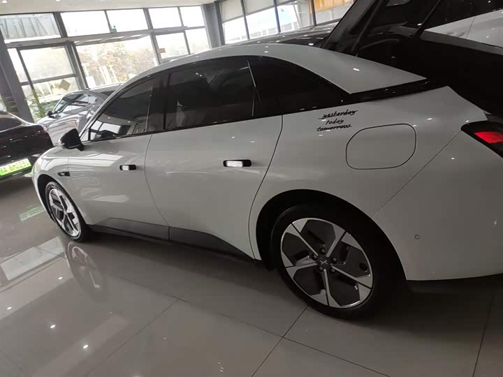 Фото 5 - XPeng Mona M03