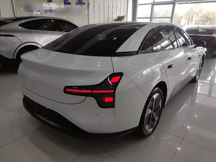 Фото 7 - XPeng Mona M03