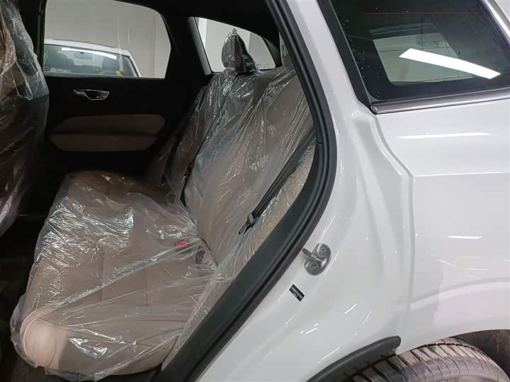 Фото 17 - Volvo XC60