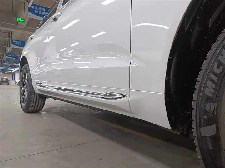 Фото 21 - Volvo XC60