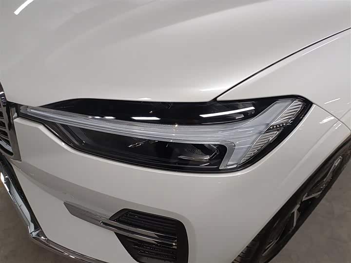 Фото 23 - Volvo XC60