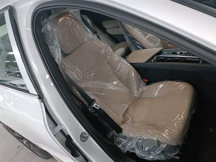 Фото 24 - Volvo XC60