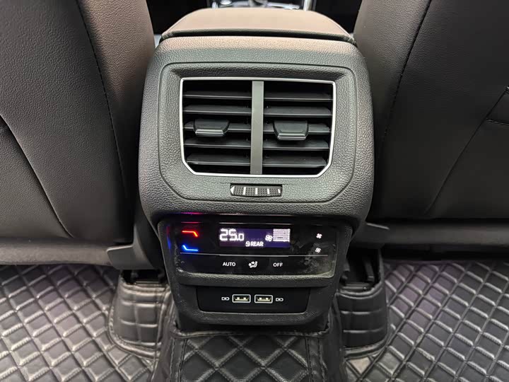 Фото 14 - Volkswagen Tayron