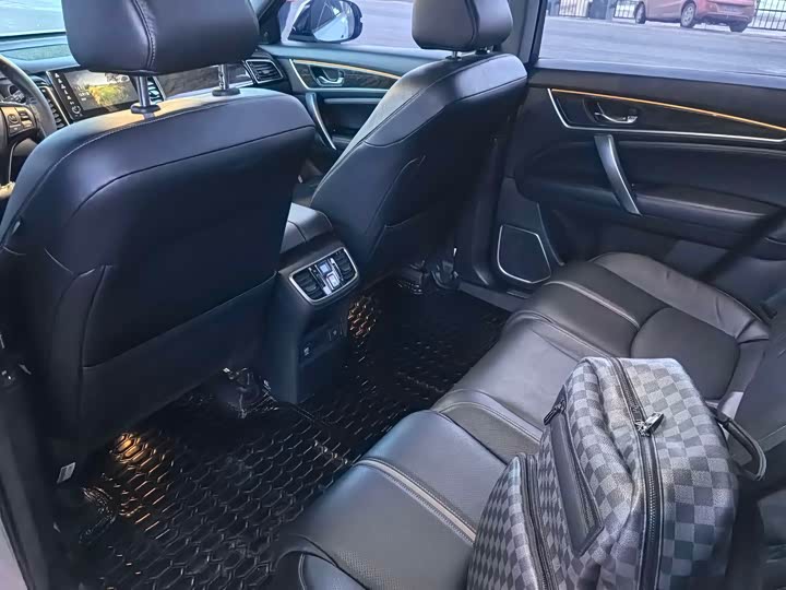 Фото 8 - Honda UR-V