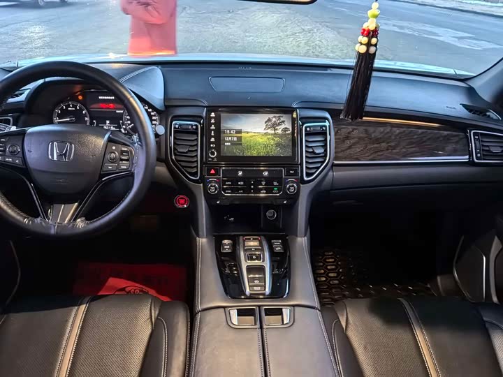 Фото 9 - Honda UR-V