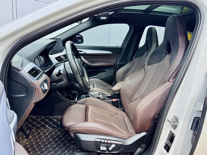 Фото 12 - BMW X2