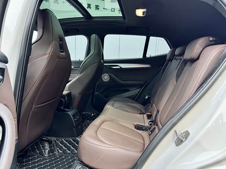 Фото 29 - BMW X2