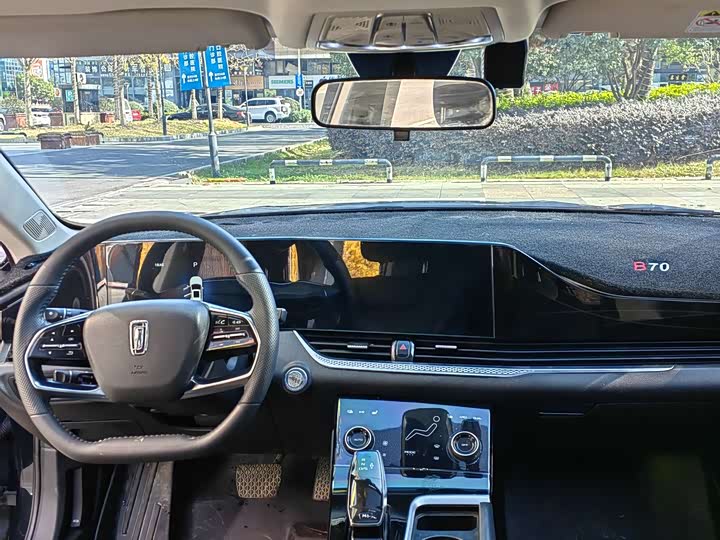 Фото 13 - Bestune B70