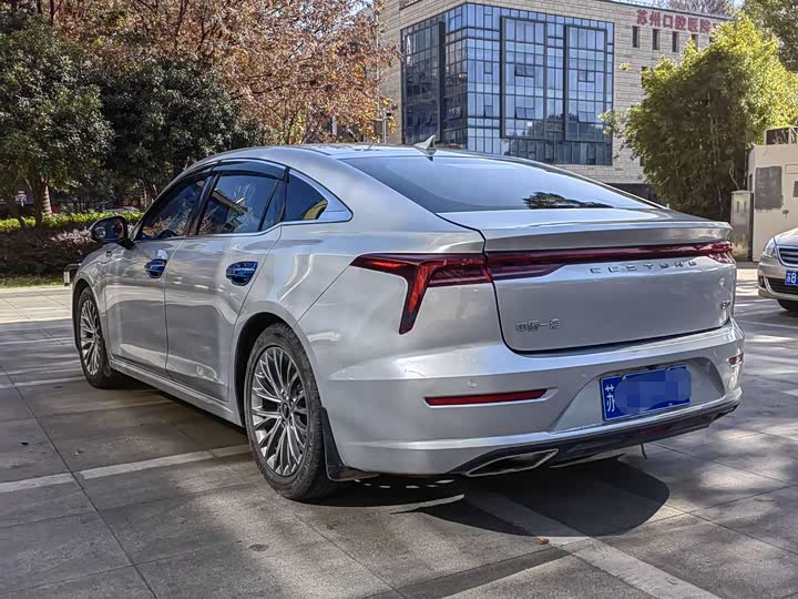 Фото 3 - Bestune B70