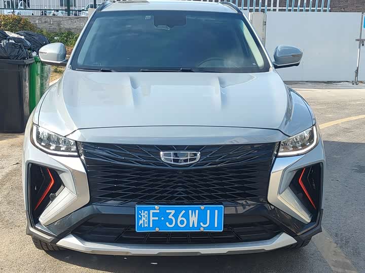 Фото 2 - Geely Atlas