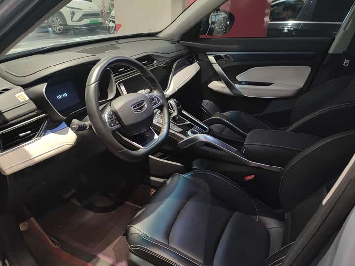 Фото 8 - Geely Atlas