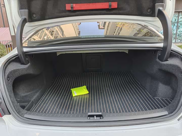 Фото 13 - Volvo S60