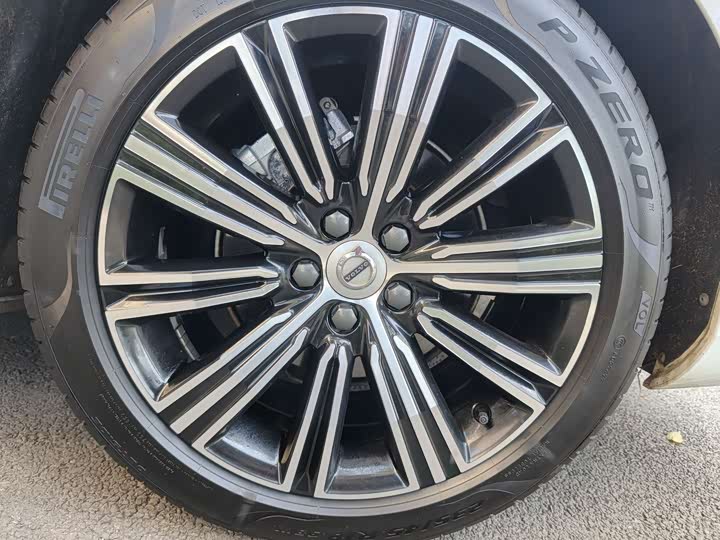 Фото 14 - Volvo S60